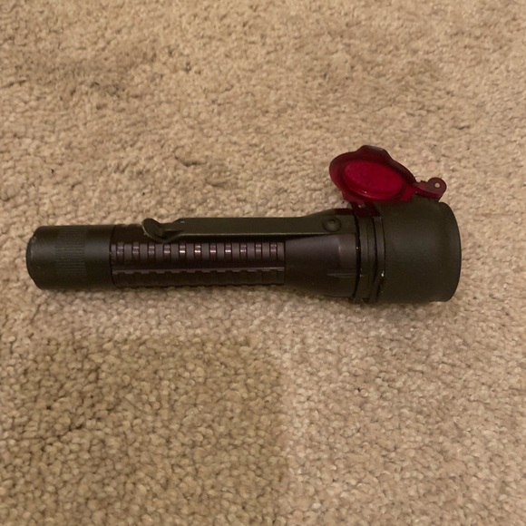 Streamlight TL-2 LED Flashlight - Picture 2 of 4